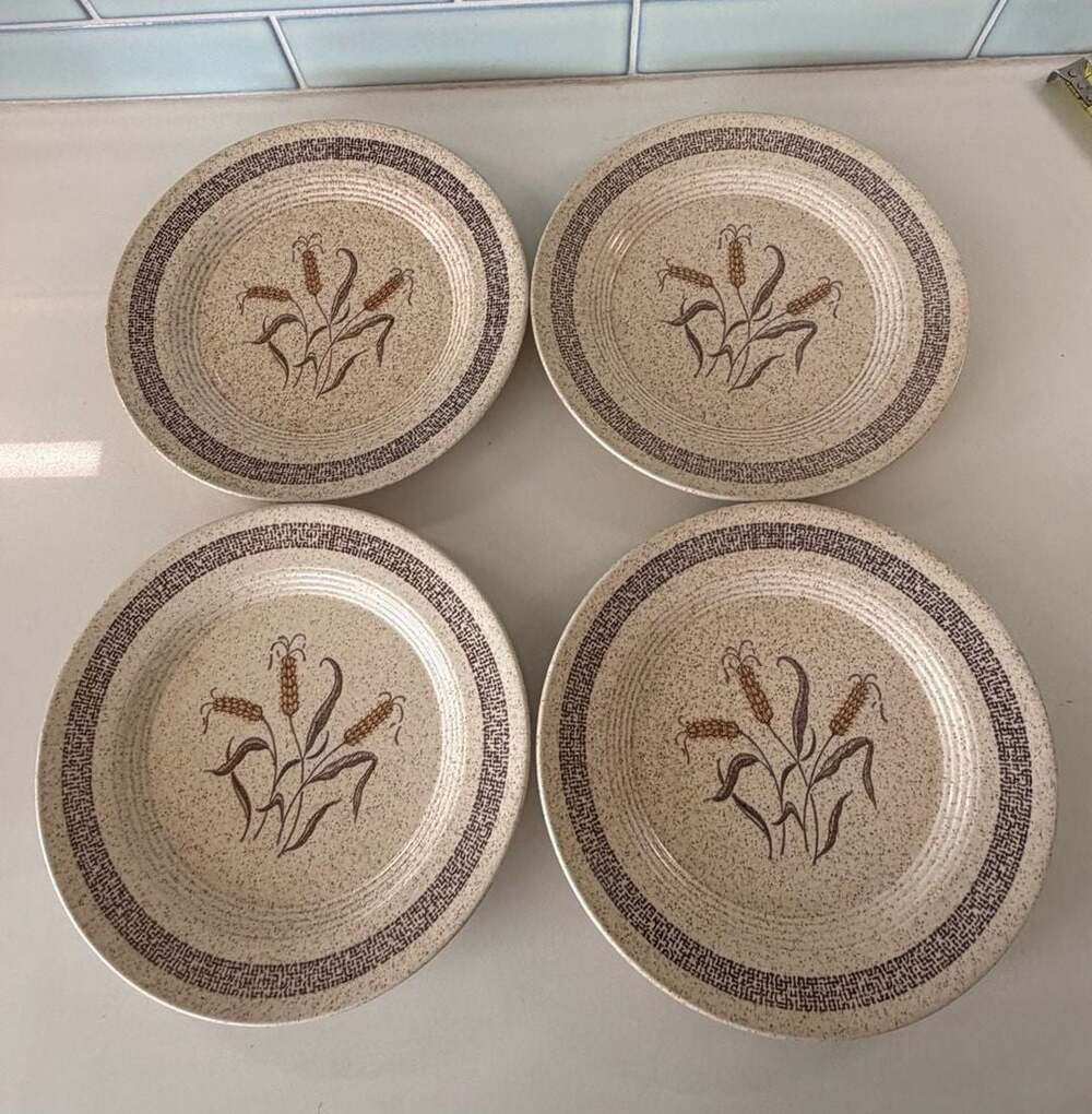 Vintage Farmhouse Homer Laughlin Country Wheat 10-inch Dinner Plates - Set of 4